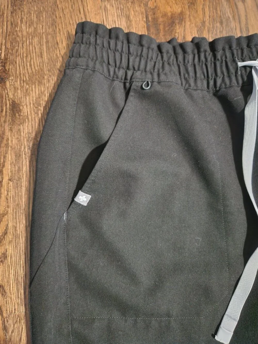 FIGS Men’s Technical Collection Elastic Waist Drawstring Black Scrub Pants LT